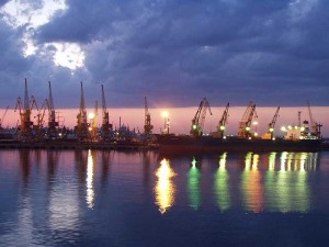 Одесский порт ночью