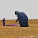 Складывать парашют — отдельная наука