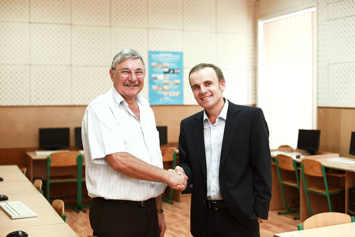 Opera Software Украина помогла Ришельевскому лицею приобрести ноутбуки для реализации проектов международного научного сотрудничества